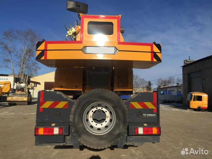 Гусеничный кран XCMG QUY300, 2022