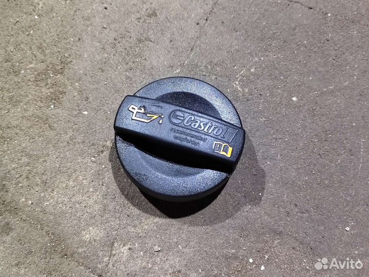 Крышка маслозаливная Volkswagen Tiguan