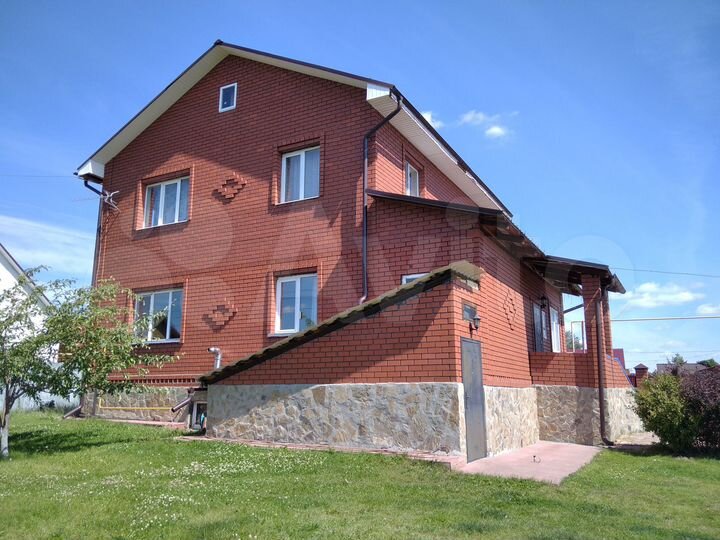 Коттедж 233 м² на участке 15 сот.