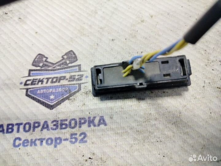 Кнопка открывания багажника Nissan Juke F15 HR16DE