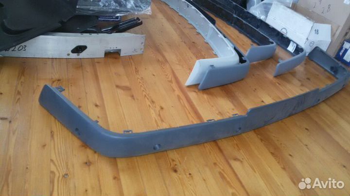 Молдинг переднего бампера на Mercedes W210