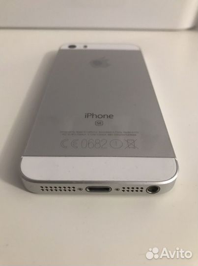 iPhone SE, 64 ГБ
