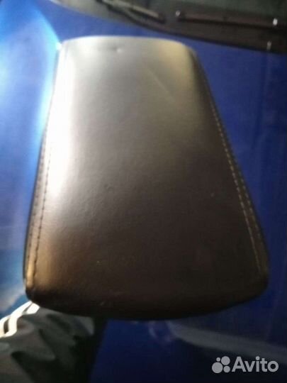 Подлокотник