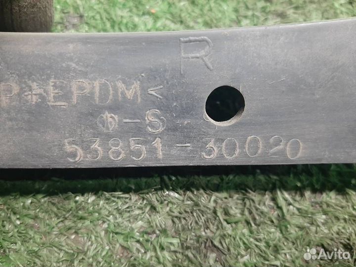 Брызговик передний правый Lexus GS300 (S160) 2001