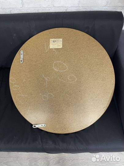 Зеркало настенное с деревянной рамой