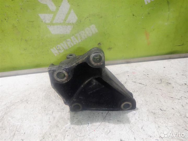 Кронштейн двигателя левый Ауди 80 90 Б4