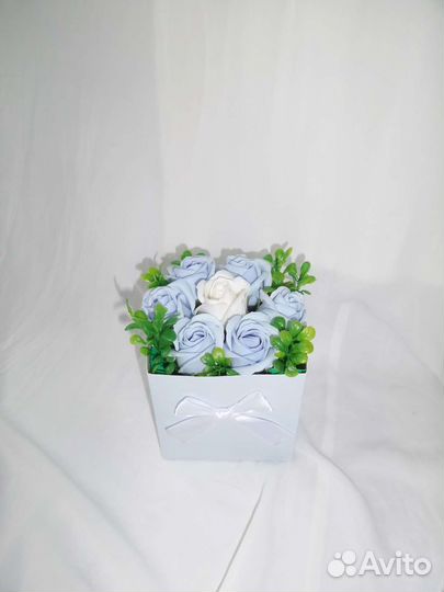 Композиция из мыльных роз