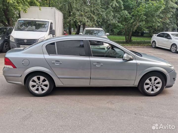 Opel Astra 1.8 AT, 2012, 290 000 км