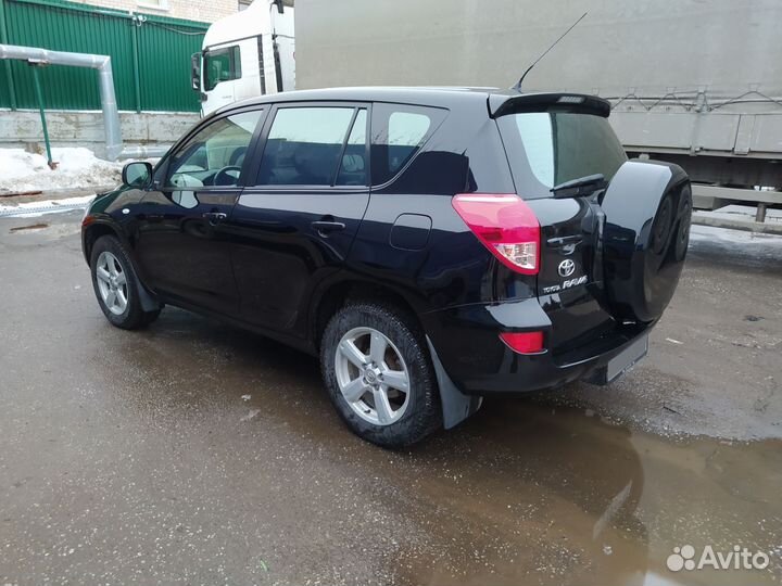 Toyota RAV4 2.0 AT, 2006, 185 200 км