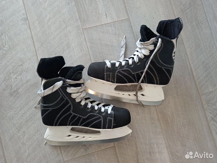 Коньки хоккейные 43 размер