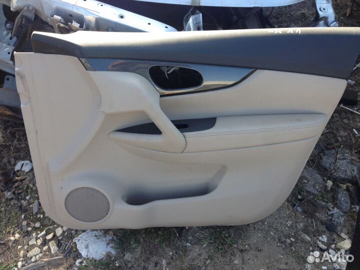 Обшивка двери передняя правая Nissan X-Trail Т 32