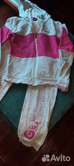 Спортивный костюм для девочки 152 б/у
