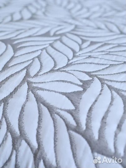 Жаккардовое двухстороннее покрывало 180*195