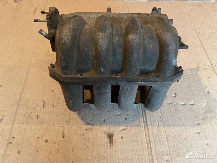 Коллектор впускной Mazda 323