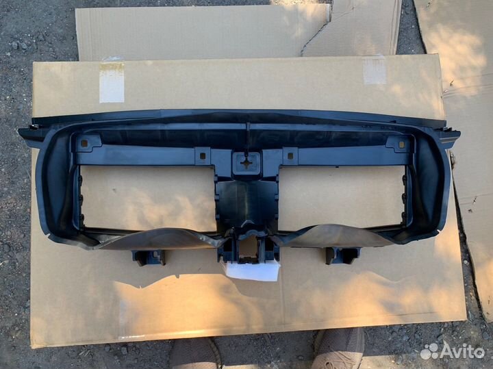 Bmw x1 e84 воздуховод радиатора Бмв х1 е84