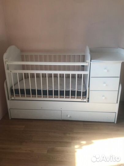 Детская кроватка трансформер с маятником