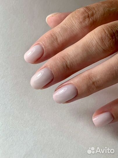 Модель на маникюр