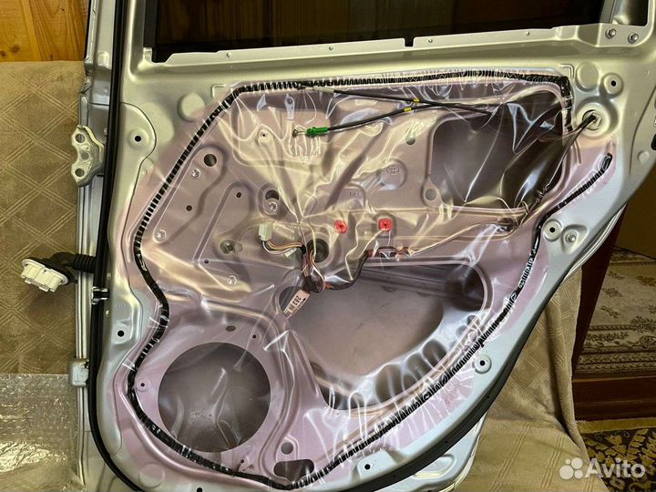 Двери Toyota Vitz