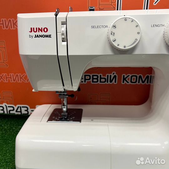 Швейная машина Janome Juno 1815