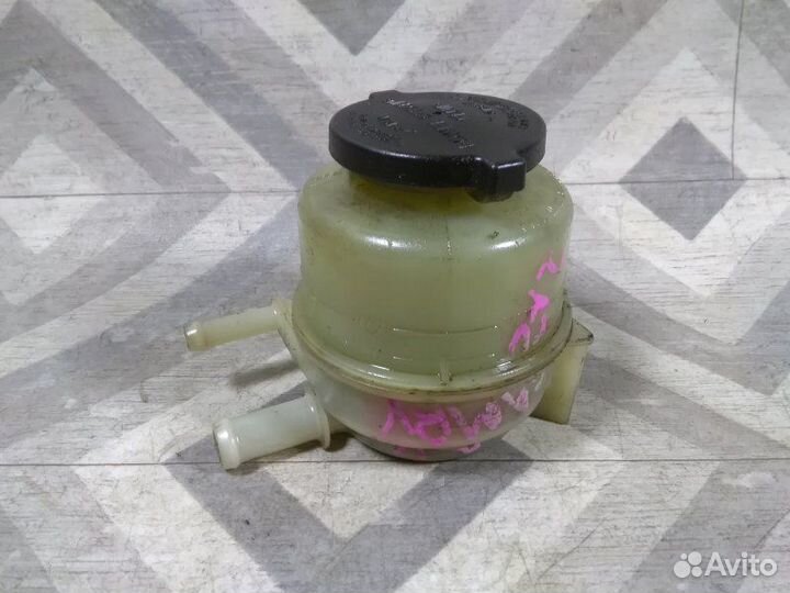 Бачок гидроусилителя Toyota Camry V30