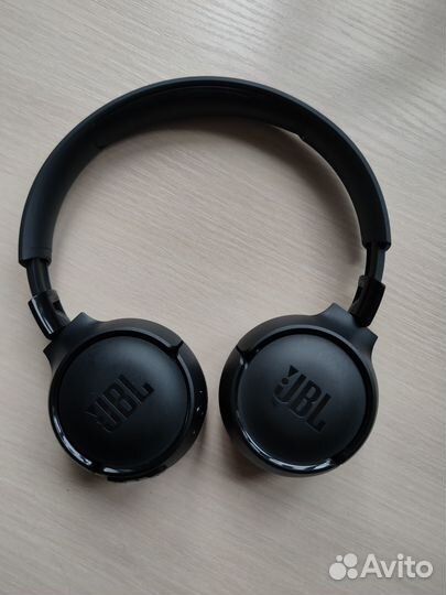 Беспроводные наушники jbl tune 520bt