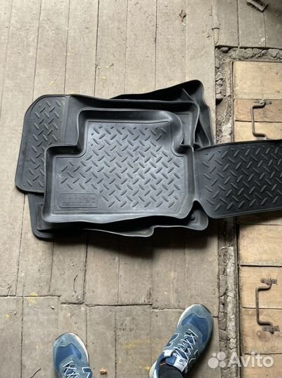 Коврики на lancer 10