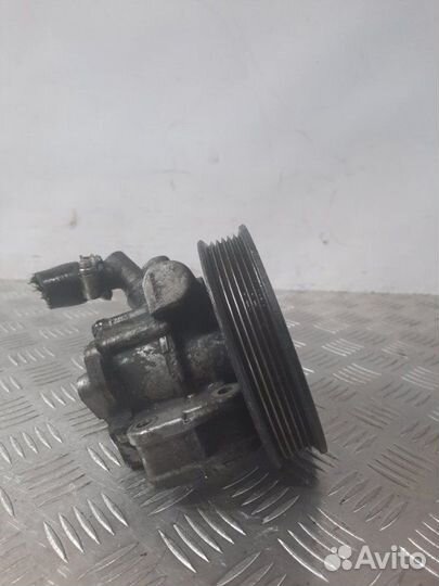 Насос гидроусилителя руля Mercedes-Benz Vito 2003