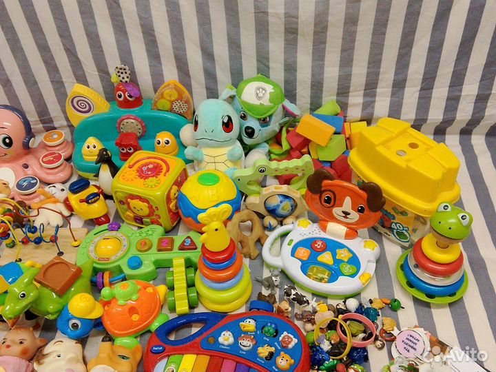 Игрушки для малышей пакетом