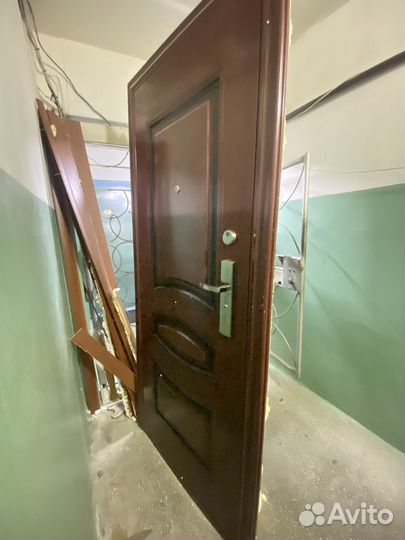 Дверь входная металлическая левая бу