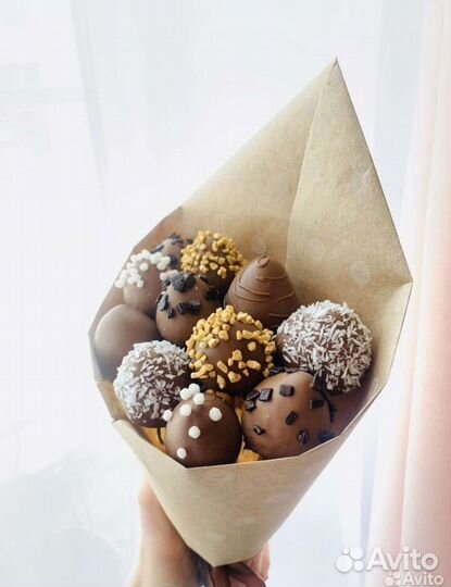 Сладкие букеты из клубники