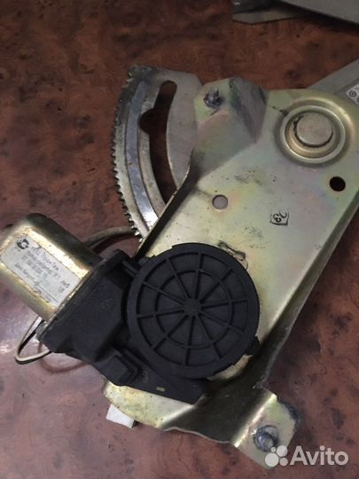 Стеклоподъемник Передний левый Ваз 2110/2111/2112