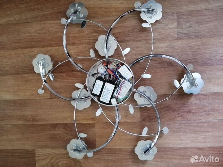 Люстра потолочная новая