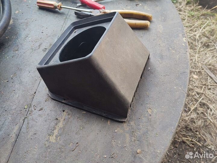 Корпус для динамика для грузовых автомобилей