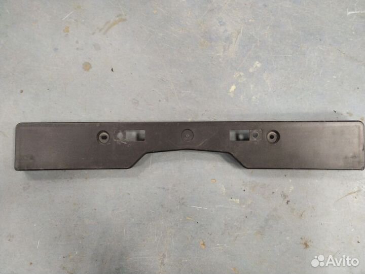 Подиум номерного знака Toyota Rav4 XA40