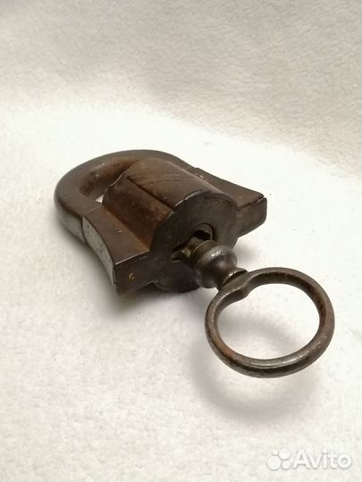 Замок навесной старинный