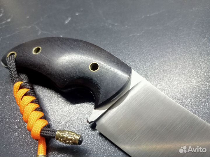 Скиннер шейный нож ручной работы из кованой Х12мф