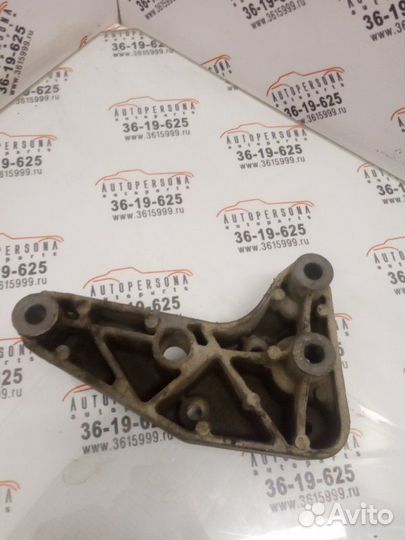 Кронштейн кпп Opel Astra H Z16XER 2011