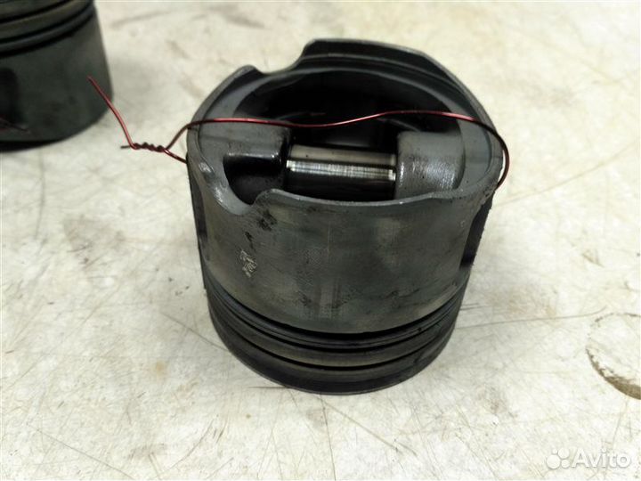 Поршень Volkswagen Transporter T4 (1991-2003)