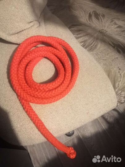 Гимнастическая скакалка
