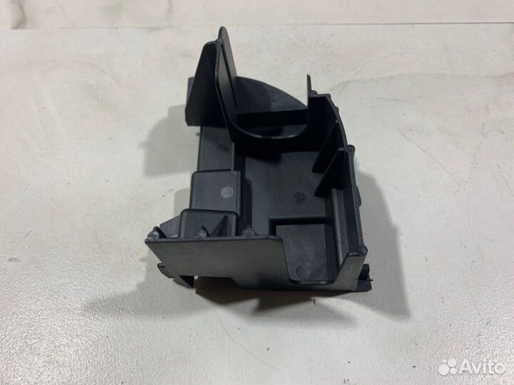 Кожух замка багажника Mercedes W212