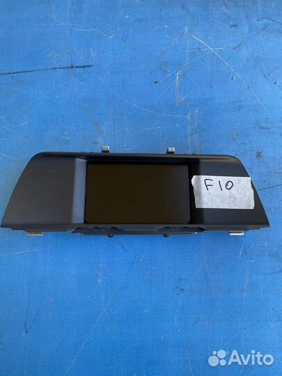 Монитор на BMW F10