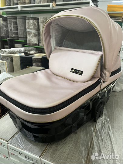 Коляска Adamex Chantal Special Edition 2 в 1