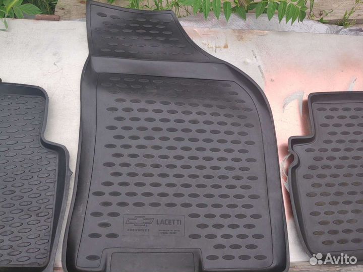 Комплект автомобильных ковриков