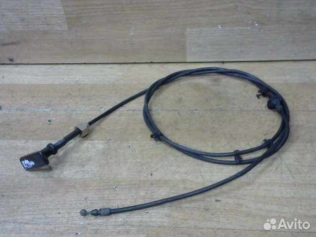 Трос капота Kia Carnival 1