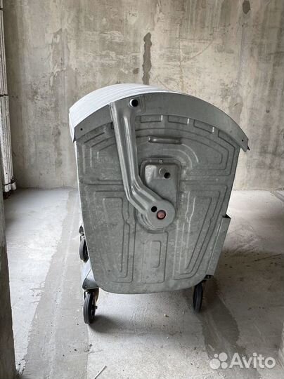 Мусорный контейнер