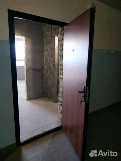 Дверь входная металлическая из новостройки