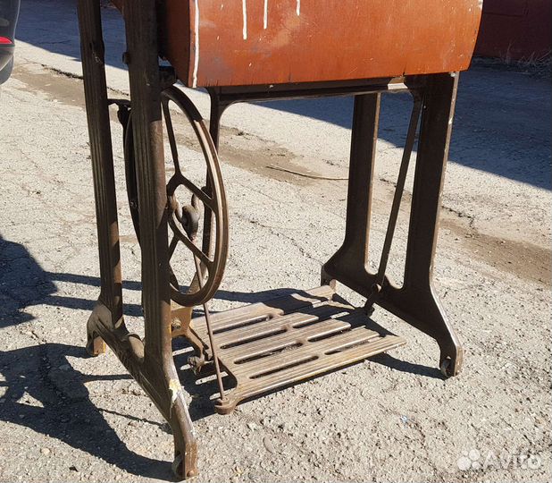 Станина от швейной машинки