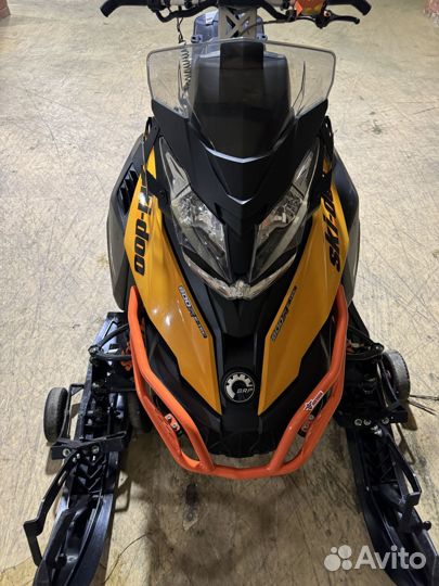 BRP Ski-Doo Summit SP 154 800R etec