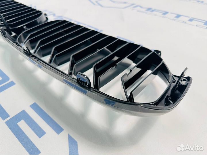 Решетка радиатора BMW G30 G31 М стиль, рест черный