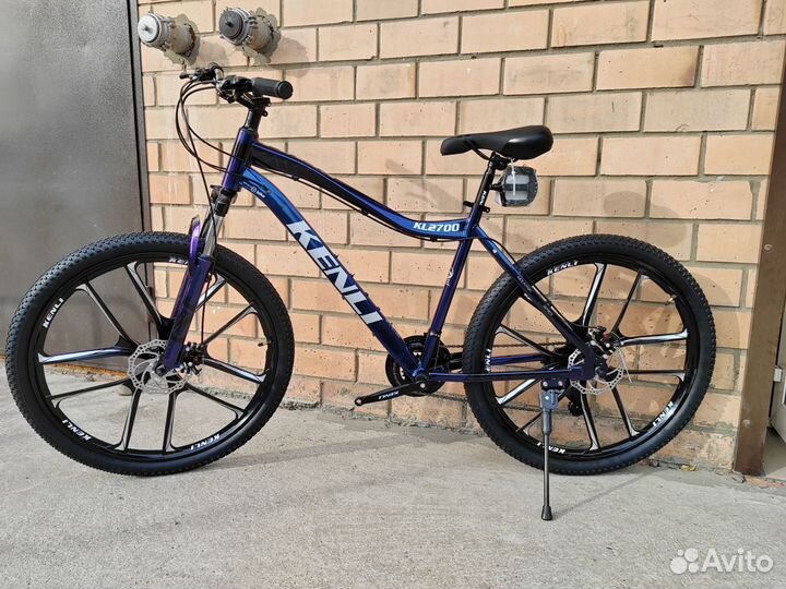 Велосипед новый на литых дисках 27.5 дюйма